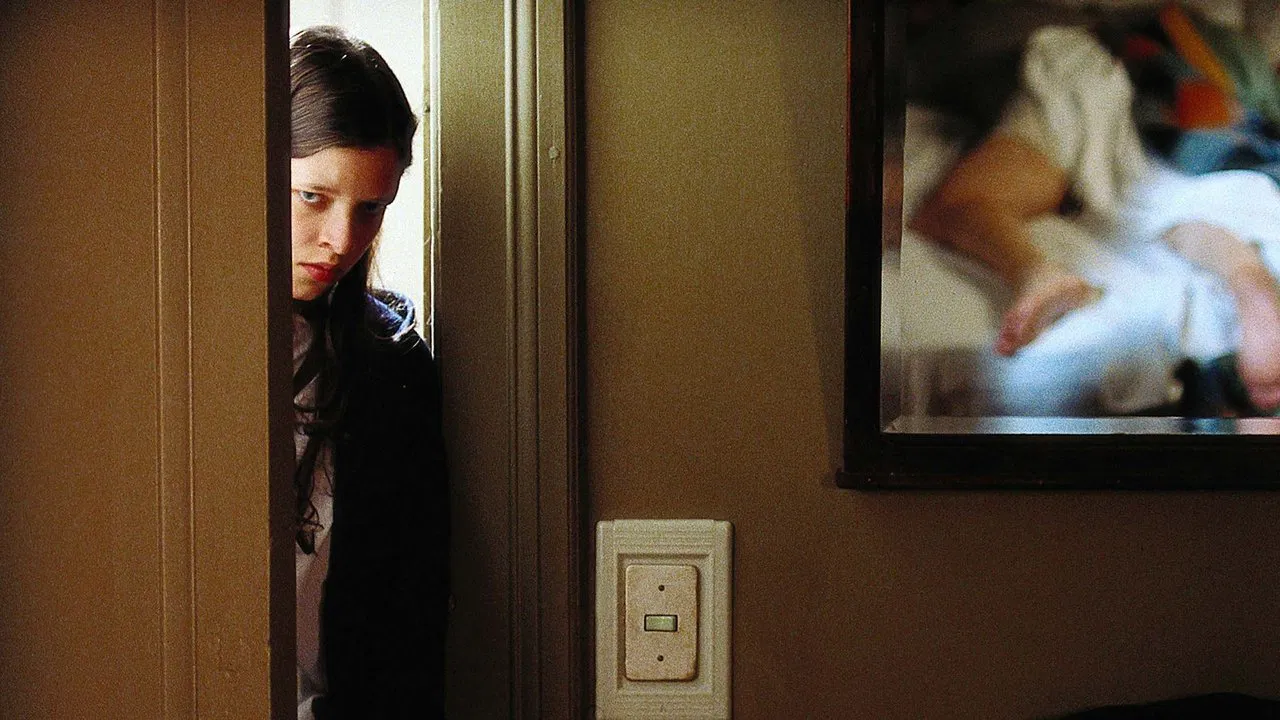 Scene from The Holy Girl (2004)