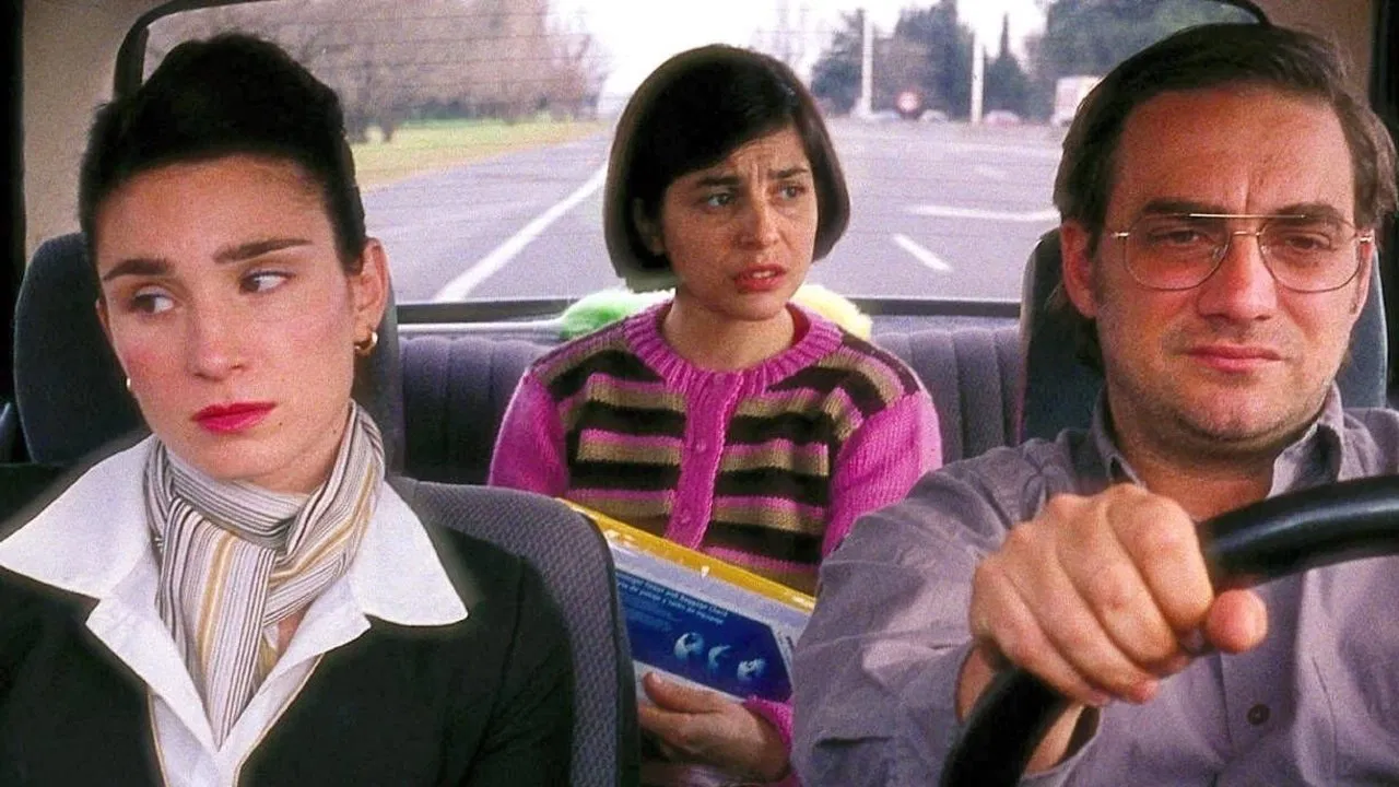 Scene from The Magic Gloves (2003)