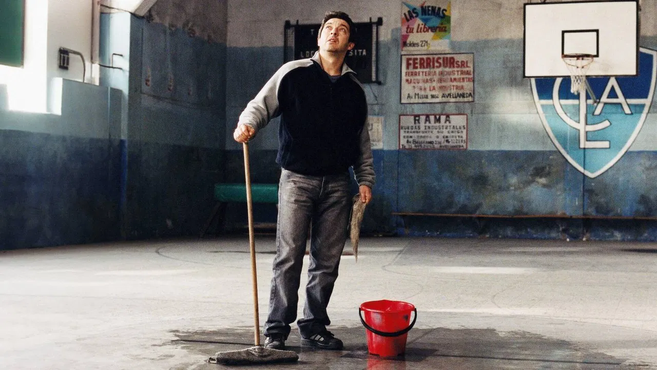 Scene from Moon of Avellaneda (2004)