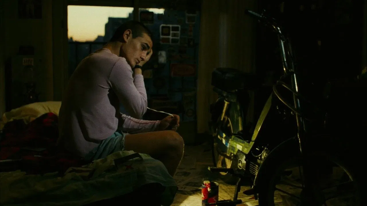 Scene from Rapado (1992)