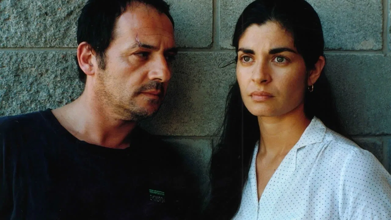 Scene from A Red Bear (2002)