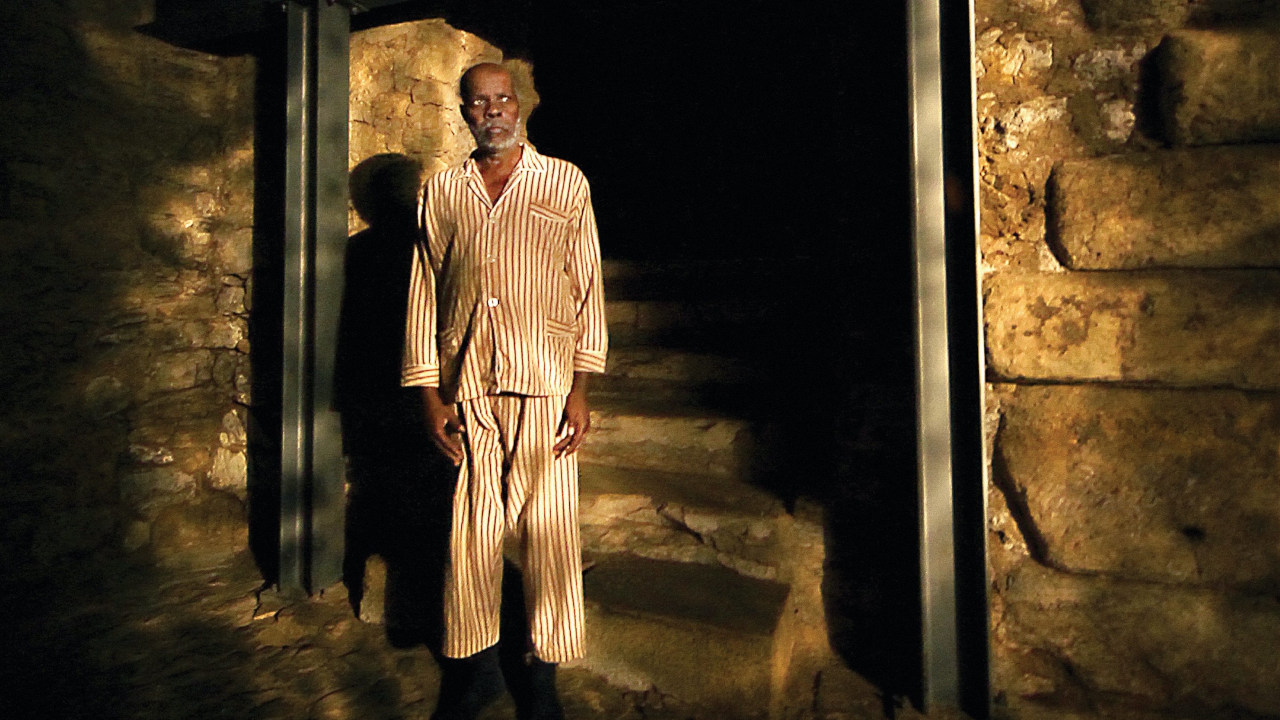 Scene from Cavalo Dinheiro (2014)