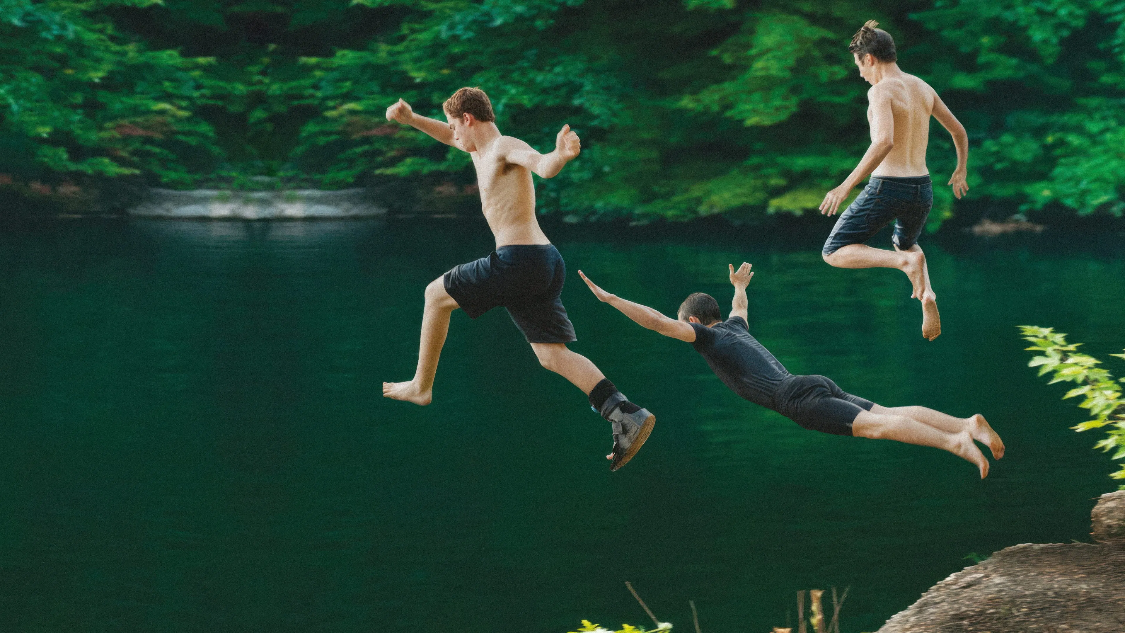 Scene from The Kings of Summer (2013), illustrating the list on Summer Vibes movies