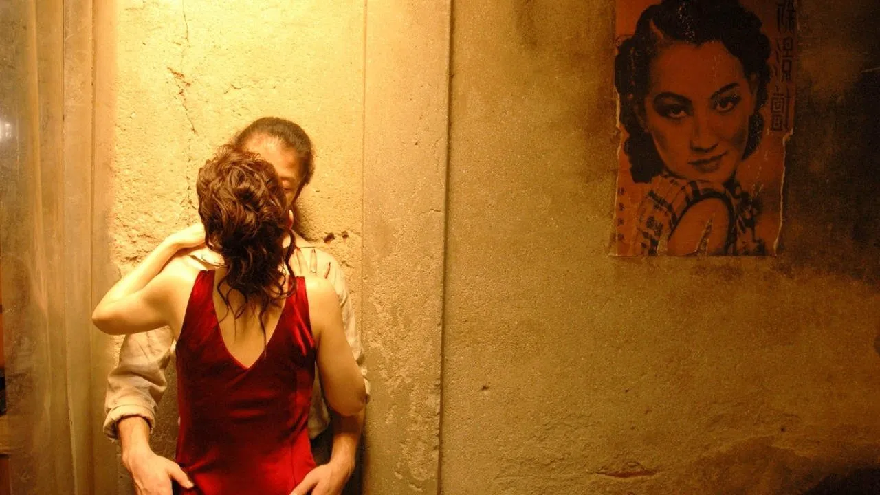 Scene from Invisible Waves (2006)