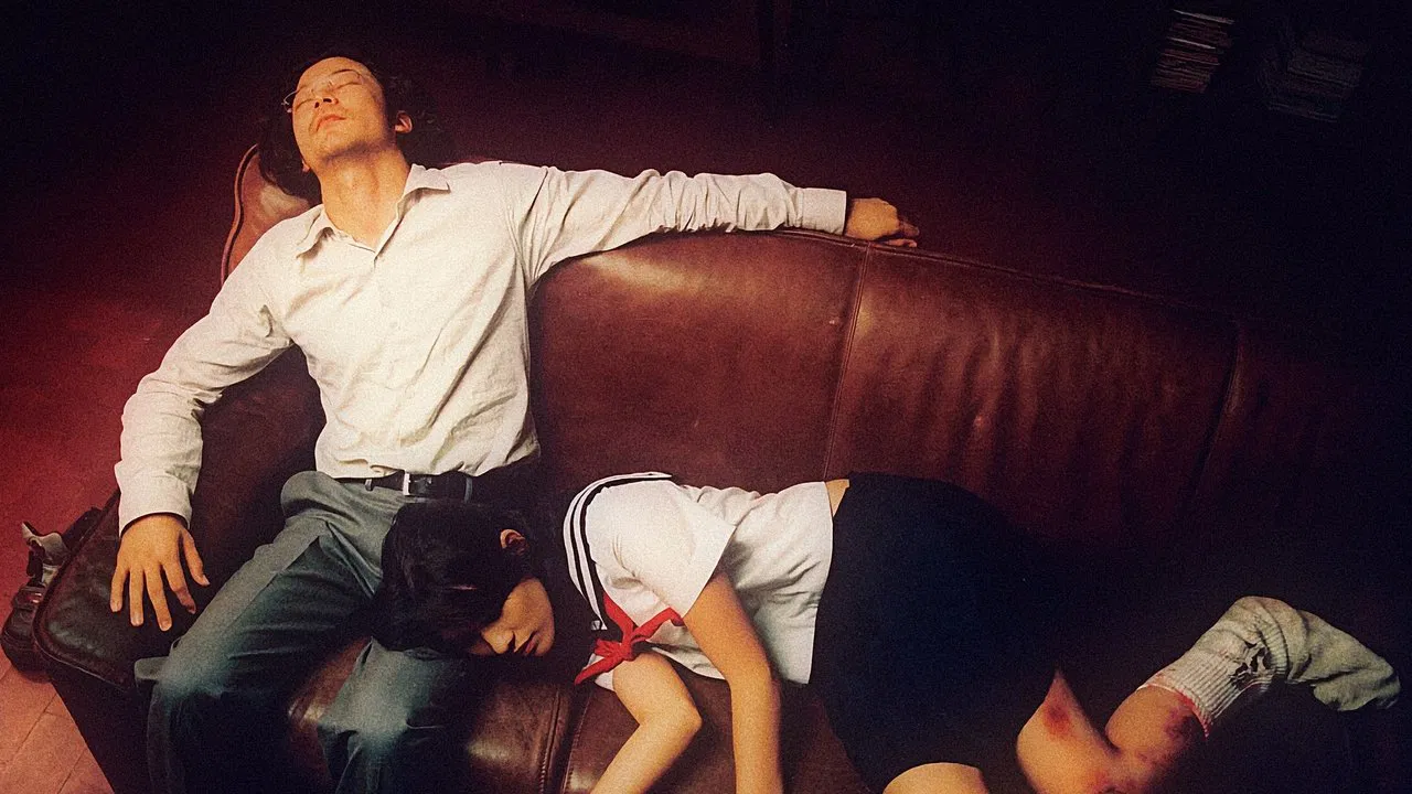 Scene from Last Life in the Universe (2003)