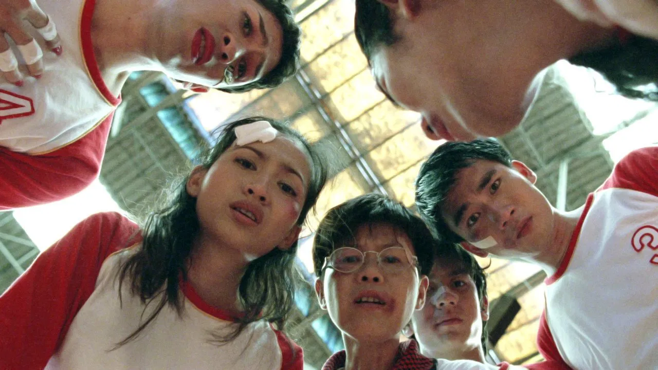 Scene from The Iron Ladies (2000)